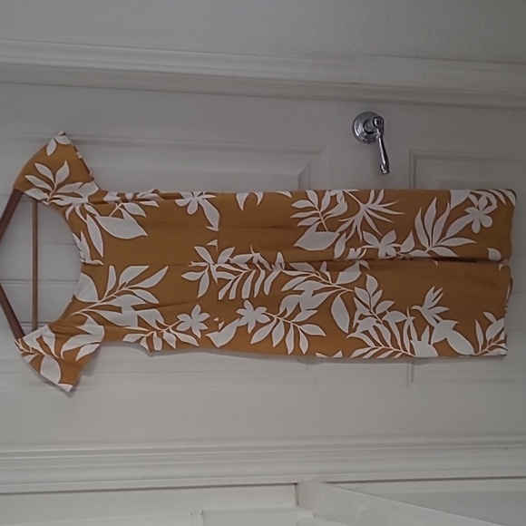 Hawaiian Print Dress - Picture 3 of 4